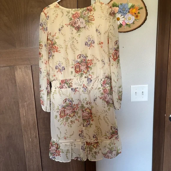 LC Lauren Conrad V-Neck Flounce Dress Yellow Floral Chiffon Size XL - Picture 4 of 7
